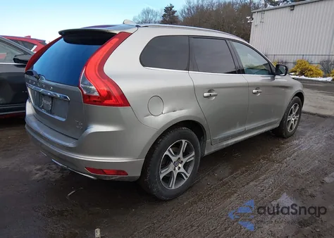 2014 Volvo Xc60 T6 z USA, uszkodzony, nr VIN YV4902DZ7E2552535